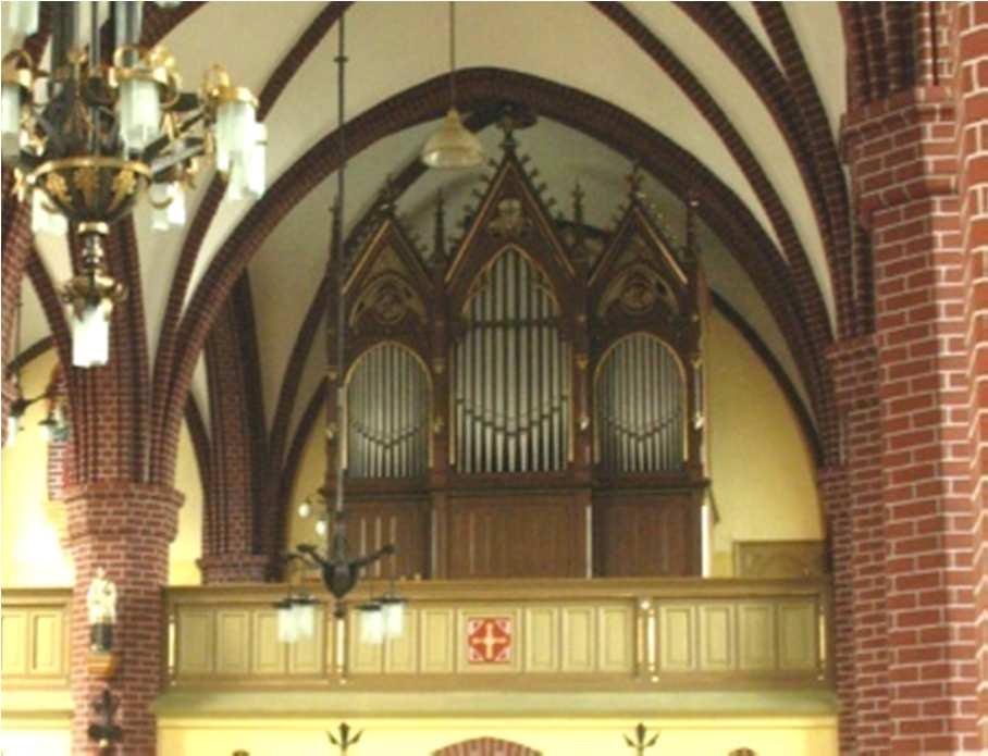 5. Komorniki, instrument organowy z prospektem z kościoła par. pw. Nawiedzenia NMP Ks.B.t.IV-340/15 z 30.12.2015 Na chórze w kościele znajduje się instrument organowy z 1888 r.