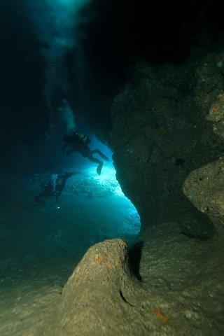 NURKOWANIE odbywa się z zaprzyjaźnioną bazą Natura Blue, której właściciel Jozef od ponad 15 lat jest naszym bliskim