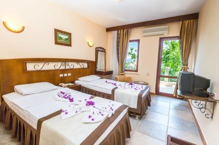 Hotel posiada 76 standardowych pokoi, 8 pokoi typu suite i 5 pokoi