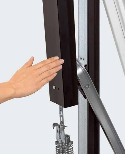 Elementy te minimalizują ryzyko przypadkowego zgniecenia lub przytrzaśnięcia palców. Tak wysoki standard bezpieczeństwa spełniają wyłącznie bramy uchylne firmy Hörmann.