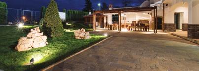 PRODUCENT OŚWIETLENIA LIGHTING PRODUCER LAMPY OGRODOWE / GARDEN LIGHTS BLAKE 92 150 OPRAWY DOMOWE DOMESTIC LIGHTING - lampa ogrodowa reflektor, - wykonana z aluminium ze szklaną szybką, - podwyższona