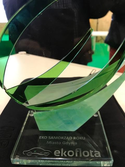 Gdynia Eko-Samorządem roku 6.10.2017 Podczas odbywających się w Warszawie II Międzynarodowych Targów EkoFloty 2017 Gdynia została wyróżniona nagrodą w kategorii Eko-Samorząd roku.