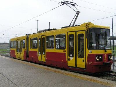 Konstal 112N pierwszy częściowo niskopodłogowy tramwaj wyprodukowany w Konstalu w 1995 jedyny prototyp -