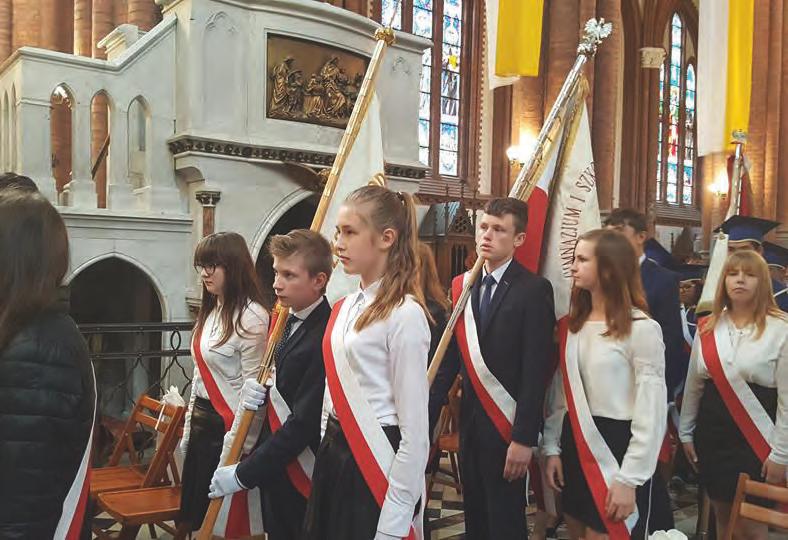 Niepodległości. W uroczystościach udział wzięli przedstawicieli organów administracji szczebla wojewódzkiego, w tym wojewoda podlaski Bohdan Paszkowski.