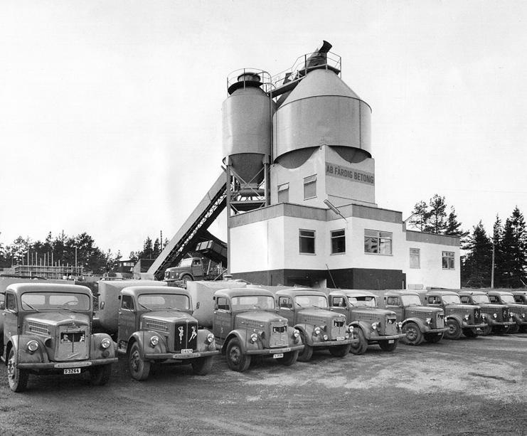 Od jednej wytwórni w Szwecji, w 1955 r Wszystko zaczęło się w 1955 r., kiedy Martin Thomas, szwedzki inżynier i przedsiębiorca, założył w Karlstad pierwszą wytwórnię betonu.