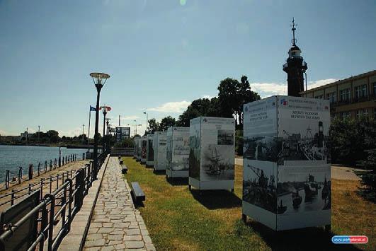 Modernizacja polega na skuciu ściany odwodnej nabrzeża, wykonaniu nowego płaszcza żelbetowego z jednoczesnym obniżeniem rzędnej ściany odwodnej nabrzeża do -0,2 m.