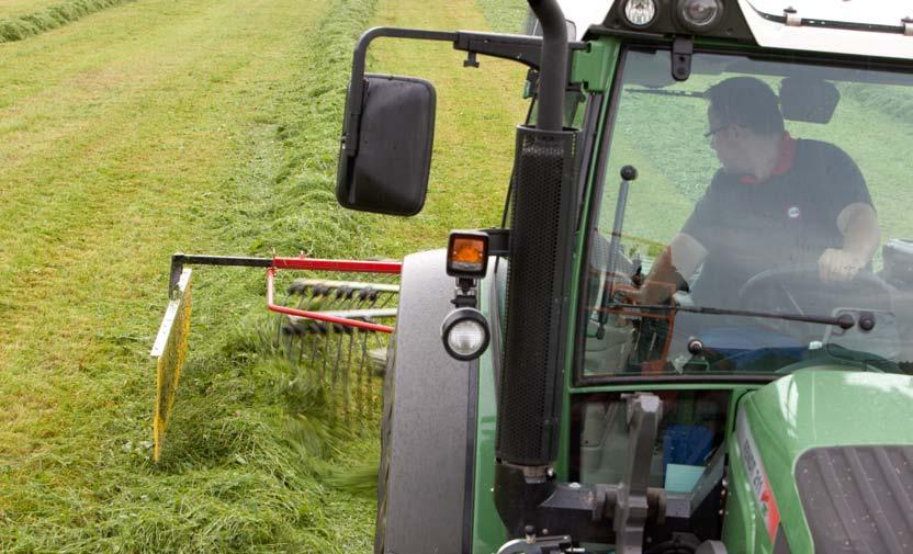 6 INDYWIDUALNE USTAWIANIE ZĘBÓW ZA POMOCĄ ZMIANY POŁOŻENIA ZAKRZYWIONEJ PROWADNICY Moment, w którym zęby wysuwają się z pokosu, można szybko