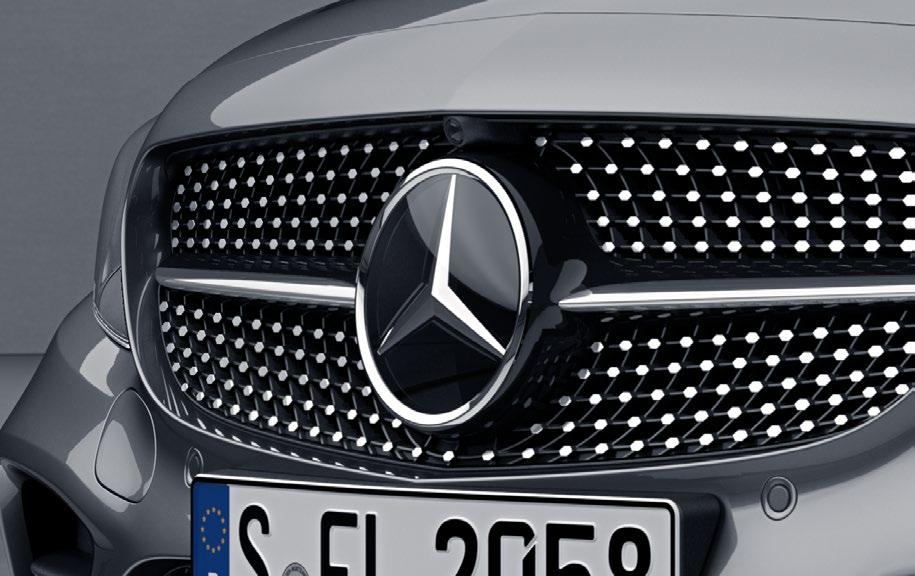 W trasie czy z domu: Mercedes me connect umożliwia łatwe sprawdzenie na portalu Mercedes me lub w aplikacji Mercedes me ważnych danych samochodu, jak stan licznika kilometrów, ciśnienie w oponach czy