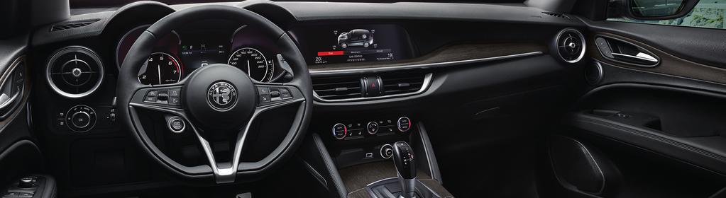 S T E LV IO BUSINESS 1) Id e a l n y SUV dla T wo jeg o B iznesu J uż o d 121 870, - n et t o Wyposażenie standardowe dla wersji Stelvio Business: Automatyczna skrzynia biegów ZF 8-stopniowa Napęd na