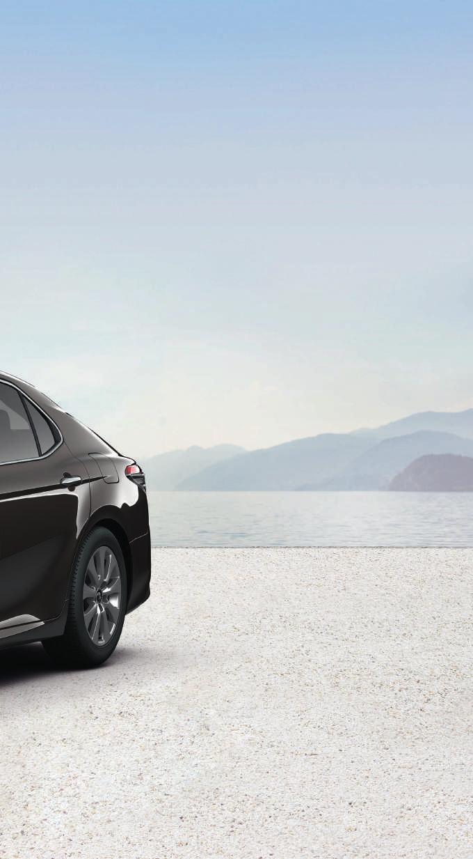 COMFORT + BUSINESS Wzbogać swoją Toyotę Camry Hybrid Comfort o Pakiet Business ze skórzaną tapicerką i podgrzewanymi fotelami przednimi i ciesz się jazdą niezależnie od warunków panujących za oknem.