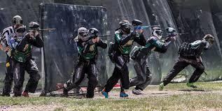 PAINTBALL W DEBRZYNIE Afra zajmuje się organizacją i oprawą gier paintballowych dla różnych firm działających na terenie całego kraju.