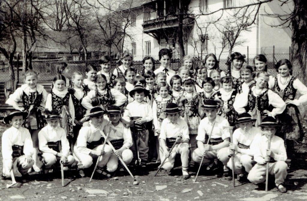 Kamienica - 1967 Już w rok później grupa odnosi pierwszy sukces - II miejsce w eliminacjach wojewódzkich w Krakowie.