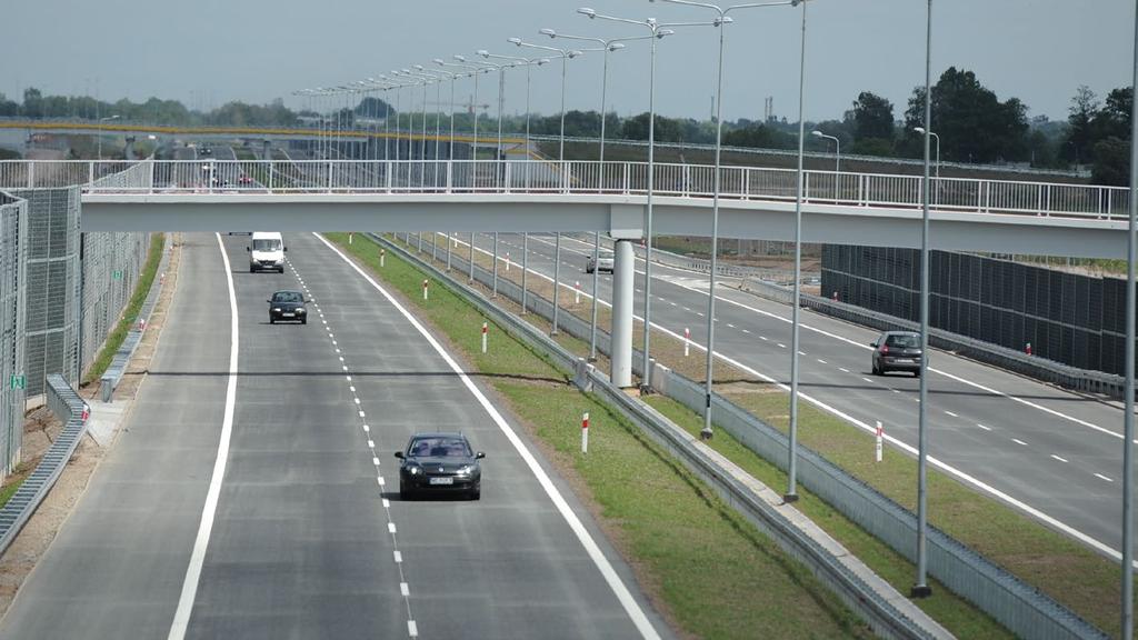 Zdecydowana większość polskich i zagranicznych ekspertów ekonomicznych czy analityków jest zdania, że