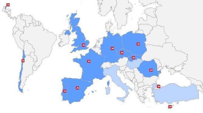 przeciwnych (użytkownik może wybrać inwestora, który ujawnił swoje transakcje oraz zastosowane metody zarządzania ryzykiem i strategie transakcji zabezpieczających).