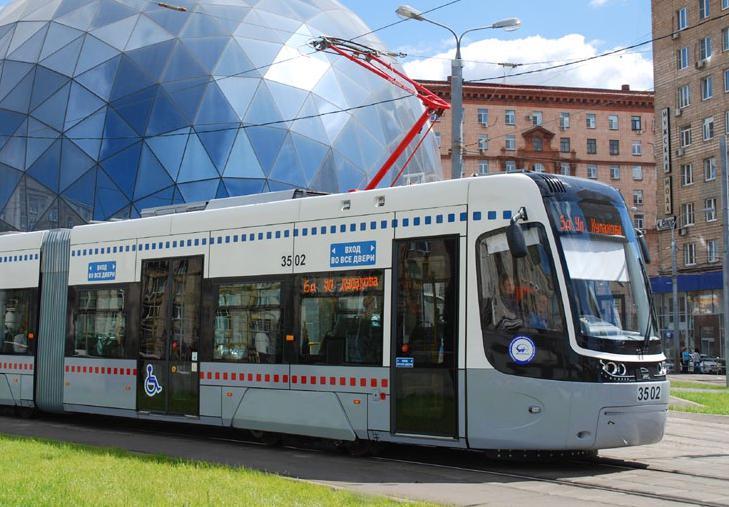 Niskopodłogowy tramwaj Fokstrot FORWARD został wyprodukowany w PESA Bydgoszcz SA dla Moskwy.