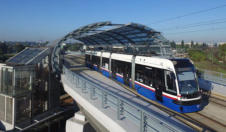 Niskopodłogowe tramwaje typu Swing, to sprawdzone w trudnych warunkach eksploatacyjnych pojazdy, które potwierdziły swoje wysokie parametry użytkowe w Polsce (Warszawa, Gdańsk, Szczecin, Bydgoszcz,
