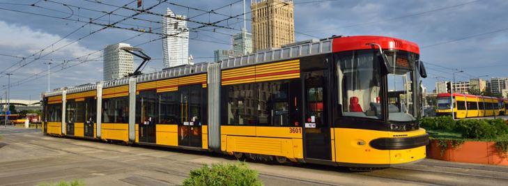 Dwukierunkowy, pięcioczłonowy Jazz, to tramwaj nowego typu, w którym dzięki zastosowaniu bezosiowych wózków jezdnych podłoga jest płaska i nie posiada żadnych wzniosów.