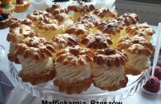 kremem karpatkowym i bitą