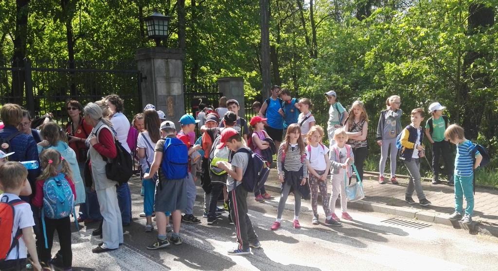 Na początku XIX wieku należały do księcia, Pawła Sapiehy i jego żony Pelagii z Potockich (była to siostra naszego patrona, Włodzimierza