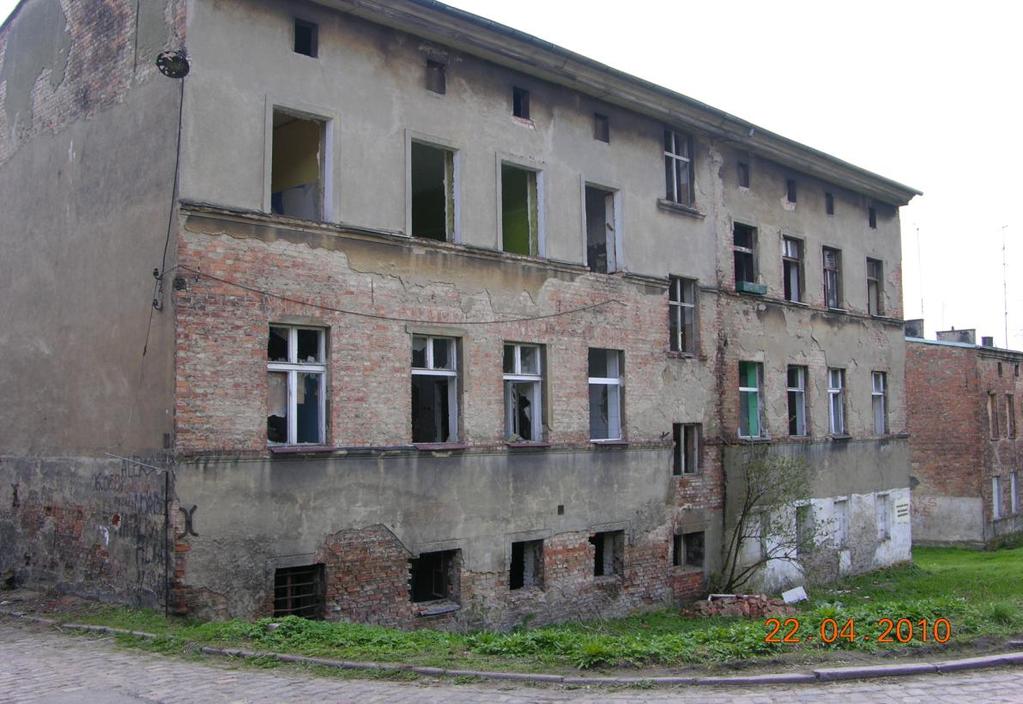 Strona5 4. Ogólny opis budynku Przedmiotowy budynek położony jest w Szczecinie na działce nr 11/6 ark.3063 będącej we władaniu Zarządu ZBiLK.