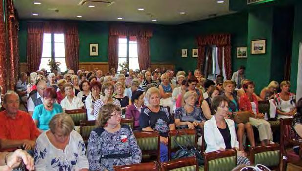 Uczestnicy Forum III Wieku. Sesja plenarna w Miasteczku Galicyjskim, Nowy Sącz. Porozumienie UTW z uczelnią o patronacie naukowym.