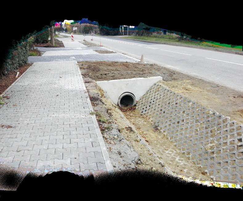 Inwestycje w Gminie Sobótka w 2017 Kanalizacja W 2017 roku wykonano kilka odcinków sieci kanalizacji sanitarnej oraz deszczowej. Np. budowa kanalizacji sanitarnej w Mirosławicach.