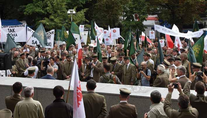 Szanowne Koleżanki i Koledzy, 17 lipca 2018 roku odbyła się pod Sejmem RP manifestacja leśników, zorganizowana przez centrale związkowe działające w leśnictwie, jako protest przeciw włączeniu Lasów