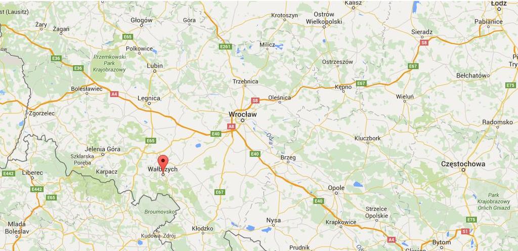 Lokalizacja i dostępność komunikacyjna: Nieruchomość położona jest w południowo-wschodniej Polsce w centralnej części Sudetów Środkowych w miejscowości Wałbrzych przy ul.