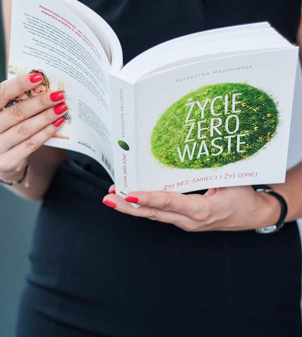 Poradnik ekologiczny Zrównoważone święta vol. 2 bez marnowania, czyli w kierunku zero waste to nasza edukacyjna propozycja dla całych rodzin.