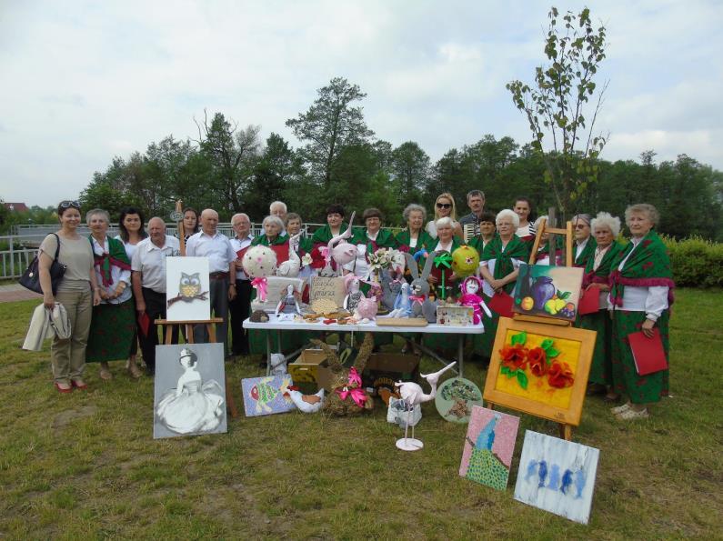 festiwale, konkursy. Podopieczni chętnie angażują się w pracę zespołu.