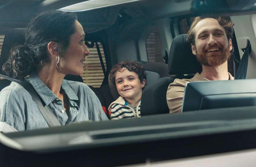 W zmodernizowanym wnętrzu Citroëna Berlingo pasażerowie mogą przetestować przyjazne i funkcjonalne