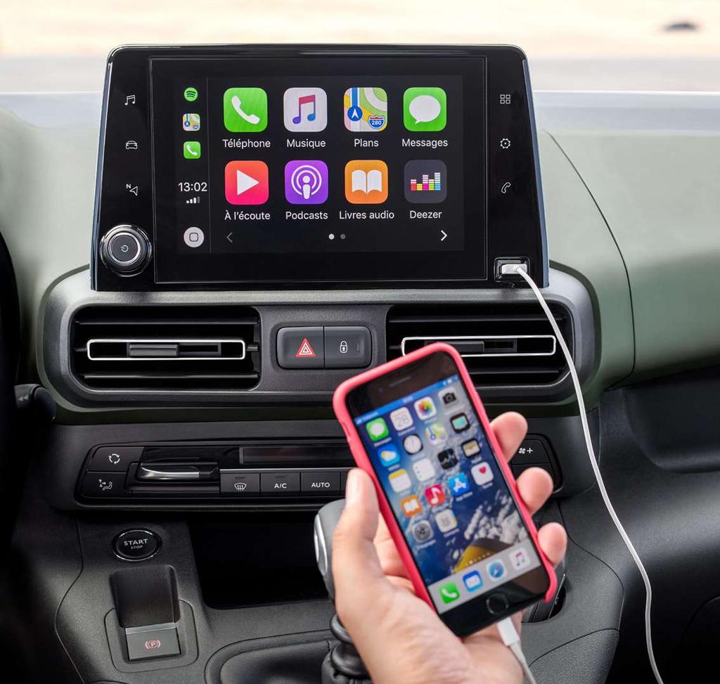 EKRAN DOTYKOWY 8 I FUNKCJA MIRROR SCREEN Wśród nowoczesnych technologii Nowego Citroëna Berlingo znajduje się 8 ekran dotykowy.
