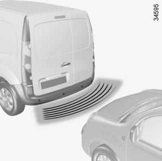 POMOC PRZY PARKOWANIU (1/2) Zasada działania Czujniki ultradźwiękowe zamontowane w zderzaku tylnym pojazdu mierzą odległość między pojazdem i przeszkodą.