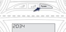 Regulacja daty i godziny Ekran dotykowy Kontrola jazdy Zestaw wskaźników LCD 1 Nacisnąć przycisk, aby
