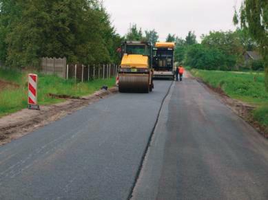 Transport mieszanki z wytwórni na miejsce wbudowania odbywał się za pomocą ciągnika siodłowego z naczepą samowyładowczą. Do rozkładania mieszanki użyto rozkładarki gąsienicowej.