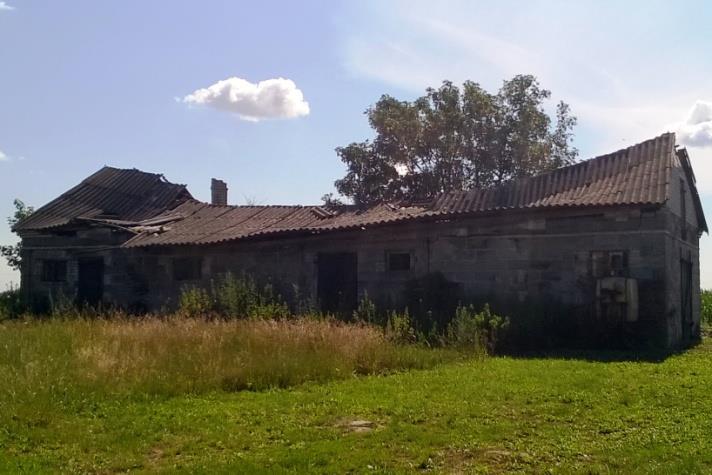 azbestowo-cementowych, kształtek do kanałów wentylacyjnych, instalacyjnych i innych) oraz w produkcji wielu wyrobów przemysłowych.