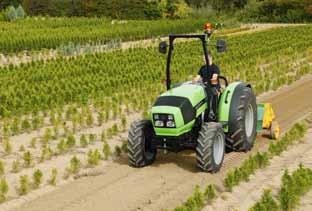 WAŁEK ODBIORU MOCY, ZACZEPY Standardowe wyposażenie modeli Agroplus F Keyline obejmuje WOM tylny o prędkości 540 obr/min. Opcjonalnie ciągnik może posiadać WOM 540/540ECO.