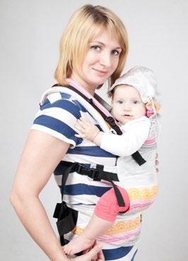 Take the baby out of the carrier and then unbuckle the waist belt. Nigdy nie odpinaj klamry pasa biodrowego kiedy dziecko jest w nosidełku!