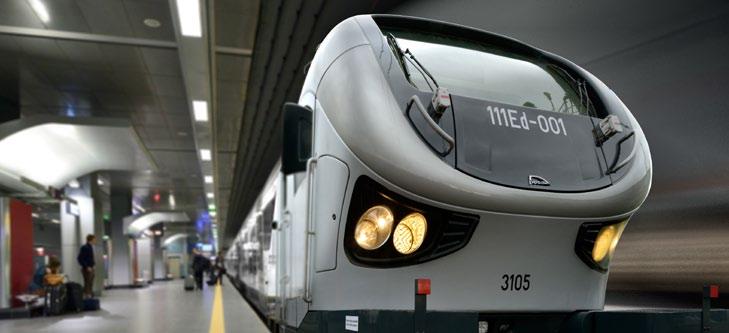 LOKOMOTYWA ELEKTRYCZNA Lokomotywa 111Ed posiada nowoczesny napęd z 2 przekształtnikami trakcyjnymi chłodzonymi cieczą i 4 falownikami po jednym na każdy silnik trakcyjny.