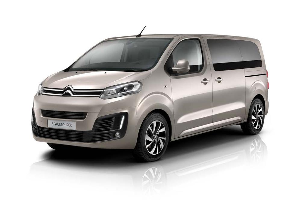 CITROËN SPACETOURER MOCNE STRONY TRZY RÓŻNE DŁUGOŚCI, W TYM KOMPAKTOWA WERSJA XS To unikatowa w segmencie długość 4,60 m. S. 10-11 BEZDOTYKOWE OTWIERANIE DRZWI PRZESUWNYCH Otwarcie drzwi przy zajętych rękach jest możliwe.