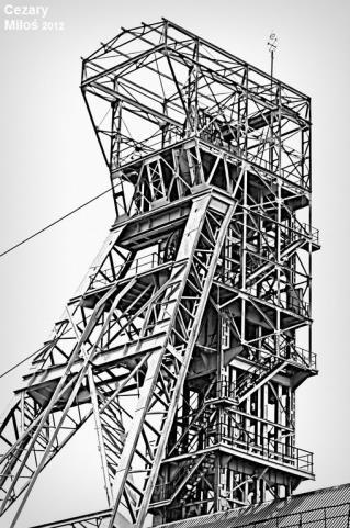 GÓRNICTWO Górnictwo węgla kamiennego to 28 kopalń w strukturze: - Jastrzębska Spółka Węglowa SA - 5 kopalni - Katowicki Holding Węglowy SA - 5 kopalni -