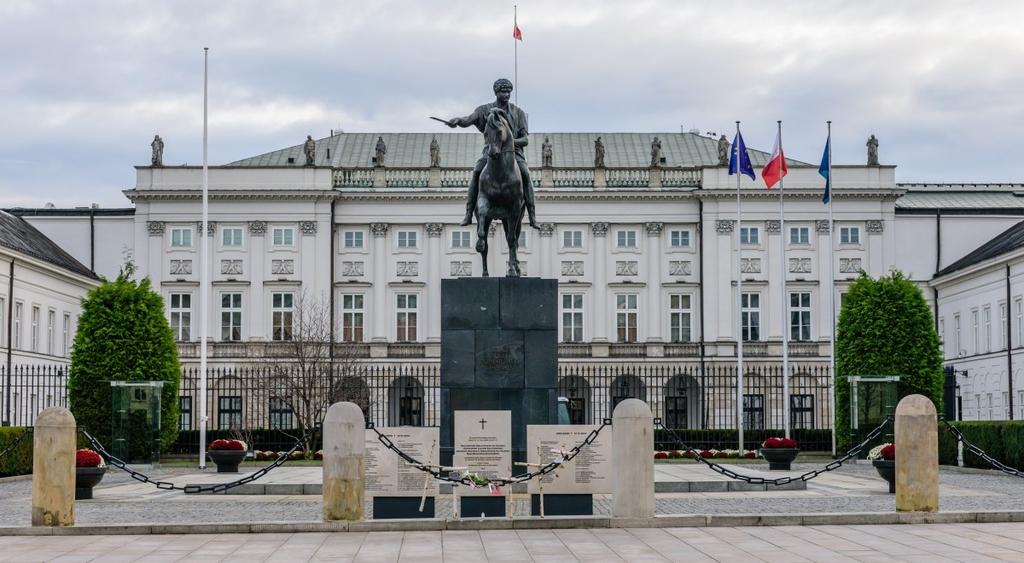 okresie międzywojennym siedzibę Ministrów i Prezesa Rady Ministrów.