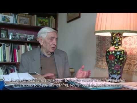 W 1937 r. wróciła na studia. Końcówka lat trzydziestych to okres narastających nastrojów antysemickich w Polsce. Szczególnie na uczelniach, dyskryminacja Żydów była mocno widoczna.