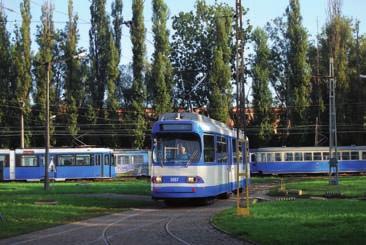 poza kolorystyką zewnętrzną i obiciami siedzeń nic nie zostało w wagonie poważniej zmienione. Na razie nie dotarły też kolejne pojazdy tego typu.