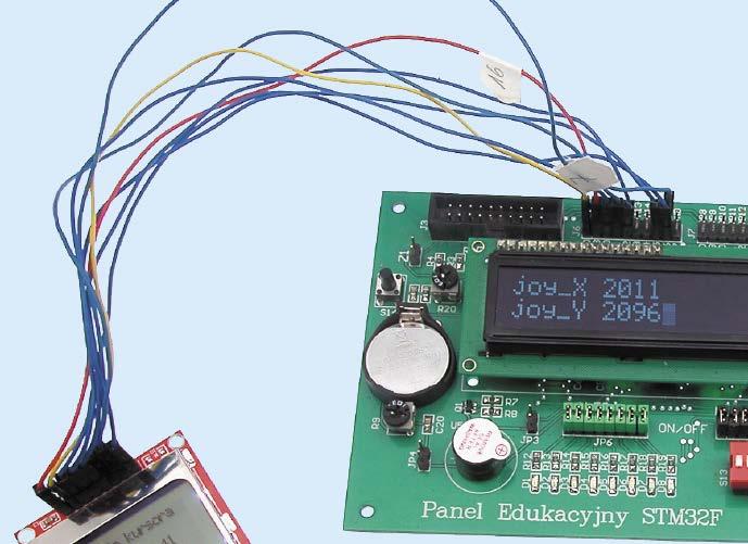 Dołączenie do STM32 manipulatora analogowego i wyświetlacza graficznego W artykule przedstawiamy sposób podłączenia kolejnych urządzeń peryferyjnych do kontrolera STM32.