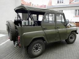 góra) UAZ 469  góra) na przyczepę