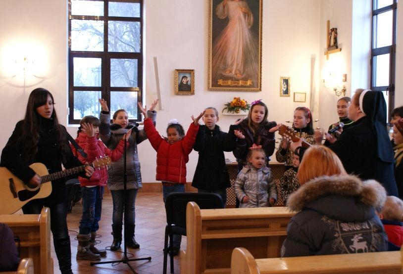 Oblackie wiadomości z Ukrainy Listopad 2010 4 W sobotę 27 listopada o. Paweł Tomys uczestniczył w Eucharystii oraz wspólnym świętowaniu we wspólnocie Misjonarzy Wincentego a Paulo w Kijowie.