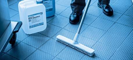 Zastosowanie manualne - Mycie podłóg neodisher floor ultra Środek myjący do podłóg płynny koncentrat Skutecznie usuwa organiczne i nieorganiczne pozostałości. Alkaliczny, niskopieniący.