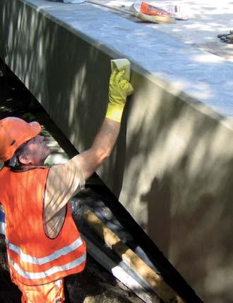 NOWOŚĆ Jednoskładnikowa, szybkowiążąca, modyfikowana polimerami, zbrojona włóknem zaprawa szpachlowa Emaco NanoCrete FC jest używana: do napraw cienkowarstwowych, dokładnego wykańczania i wygładzania