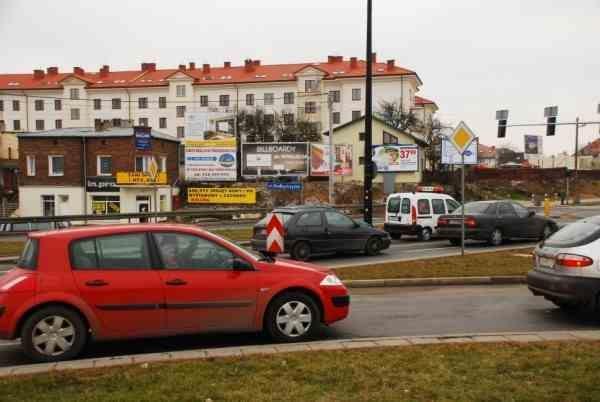 Format: 6 x 3 Typ: premium Oświetlenie: lampy uliczne Miasto: Lublin Usytuowanie: skrzyżowanie Opis: - skrzyżowanie ze światłami - najazd ze wszystkich kierunków skrzyżowania - doskonała widoczność